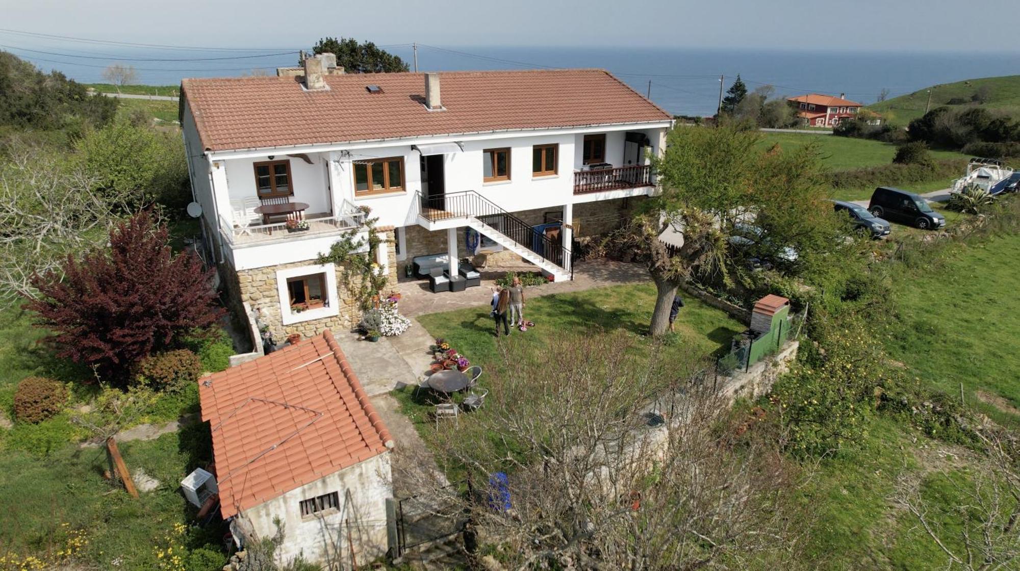Surf House Sanvi Bed & Breakfast San Vicente De La Barquera Luaran gambar